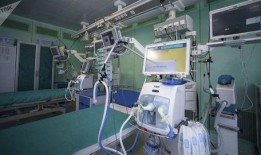 美国医院爆料呼吸机视频,呼吸机短缺下的生死较量